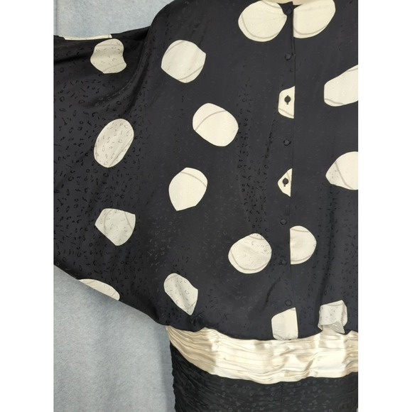 Vintage Saint ROMEI 100% Silk Dress 16 Black White Wing Sleeves Hong Kong Artsy - Picture 11 of 16